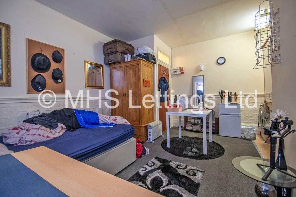Photo of 1 Bedroom Shared Flat in Flat 1, 175 Hyde Park Road, Leeds, LS6 1AH