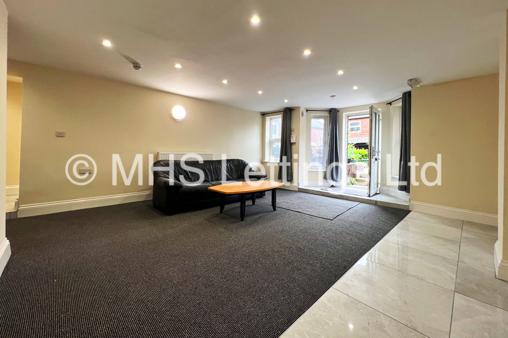 Photo of 1 Bedroom Ground Floor Flat in 35a Regent Park Terrace, Leeds, LS6 2AX