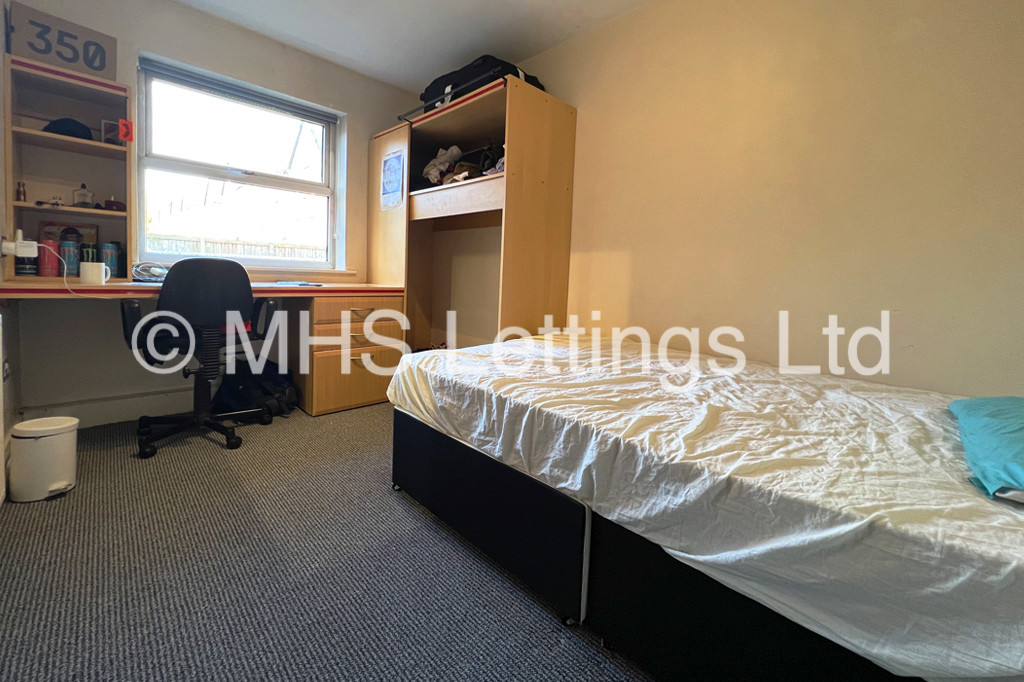 Photo of 3 Bedroom Apartment in Flat 9, Welton Road, Leeds, LS6 1EE