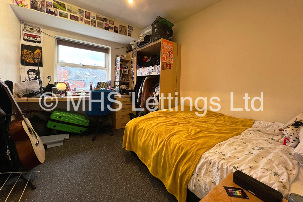 Photo of 3 Bedroom Apartment in Flat 5, Welton Road, Leeds, LS6 1EE