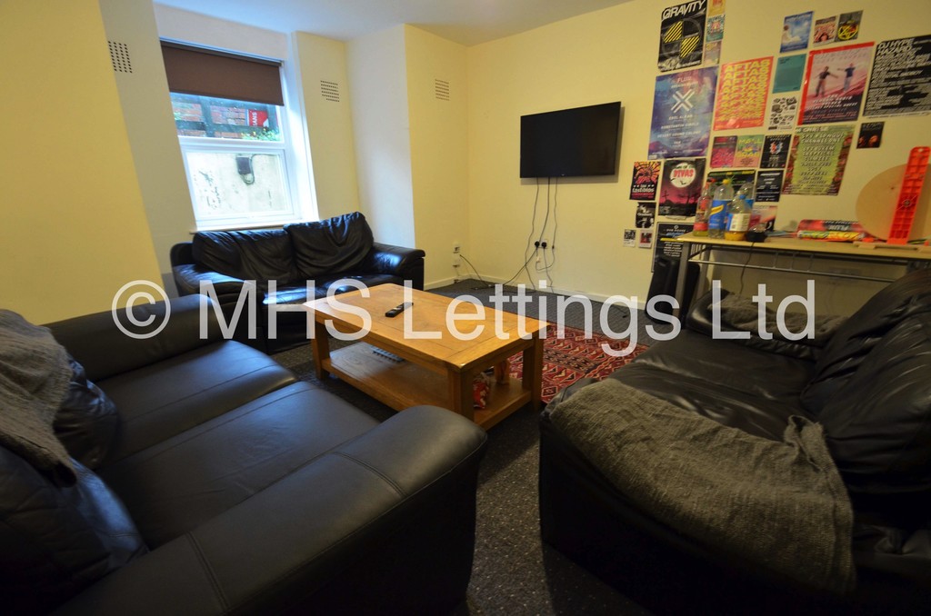 Photo of 1 Bedroom Shared House in Room 3, 1 Richmond Mount, Leeds, LS6 1DG