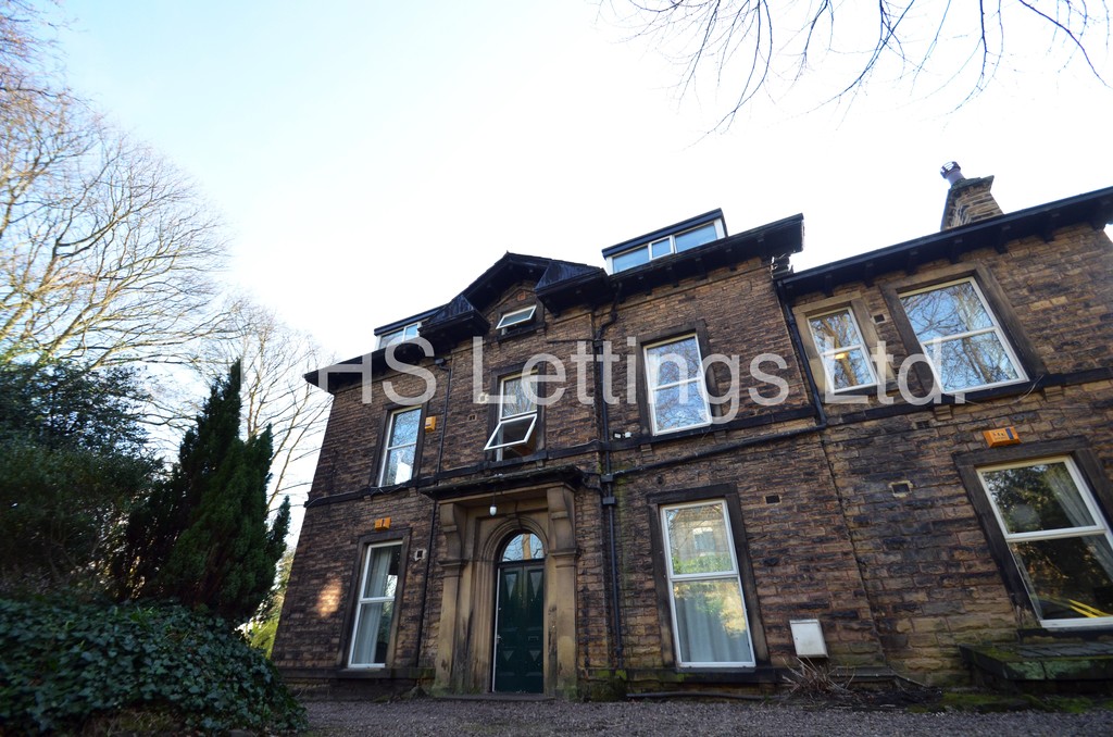 Photo of 1 Bedroom Semi-Detached House in Double Room, The Mansion, Grosvenor Road, LS6 2DZ