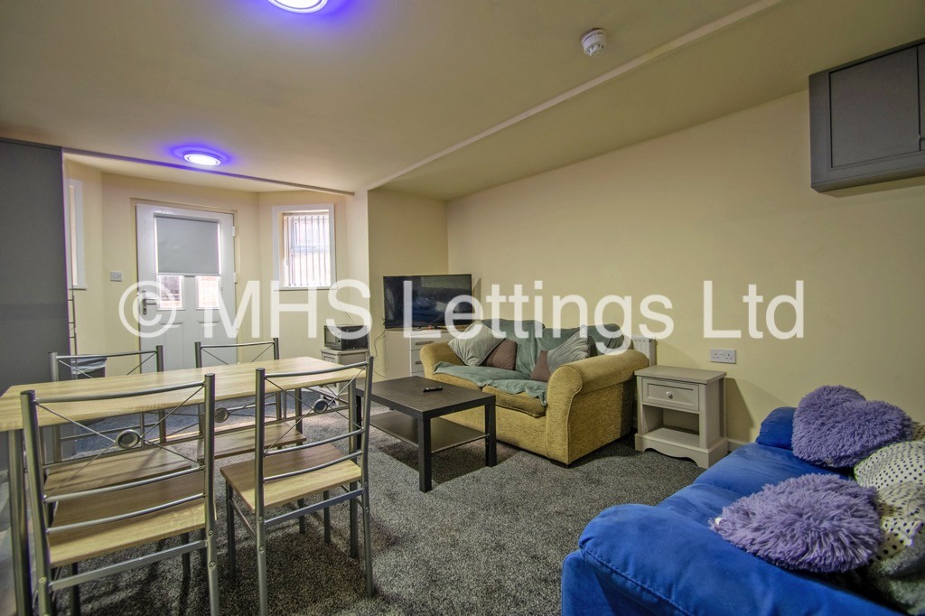 Photo of 1 Bedroom Shared Flat in Double Room, 4a Grosvenor Road, Leeds, LS6 2DZ