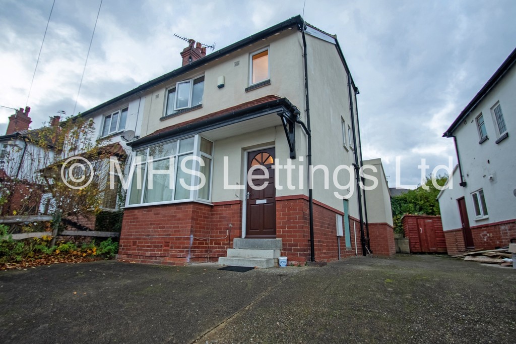 Photo of 5 Bedroom Semi-Detached House in 8 Trenic Drive, Leeds, LS6 3DJ