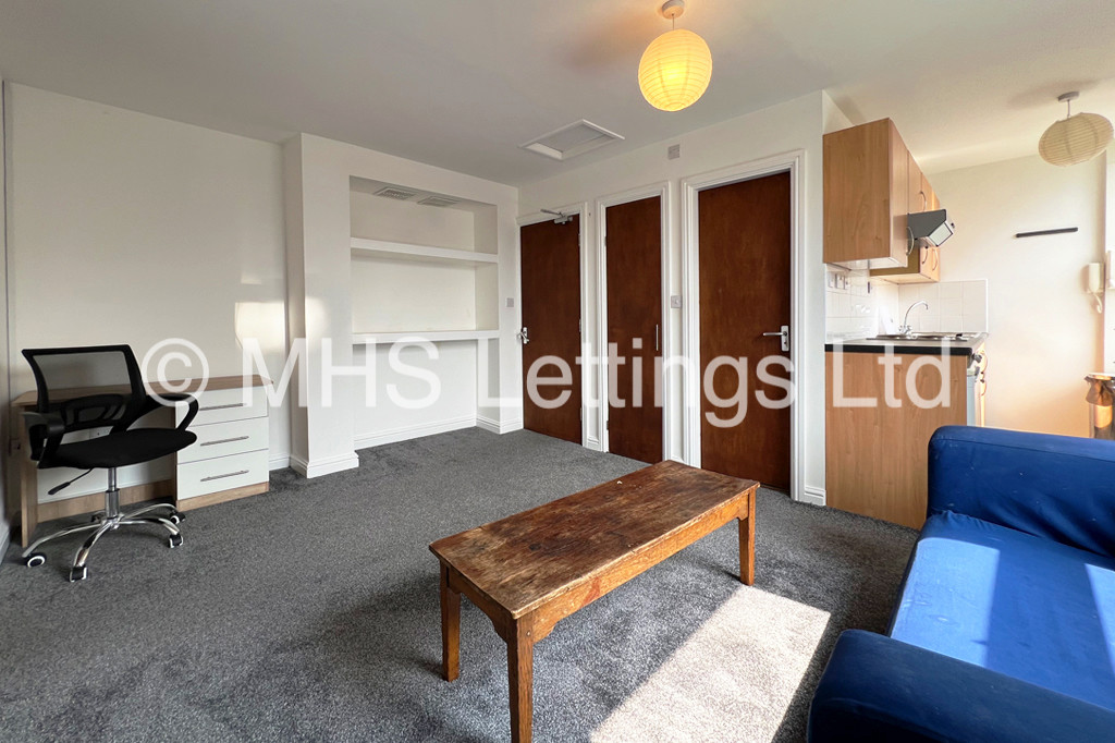 Photo of 1 Bedroom Flat in Flat 3, 30 Hyde Park Terrace, Leeds, LS6 1BJ