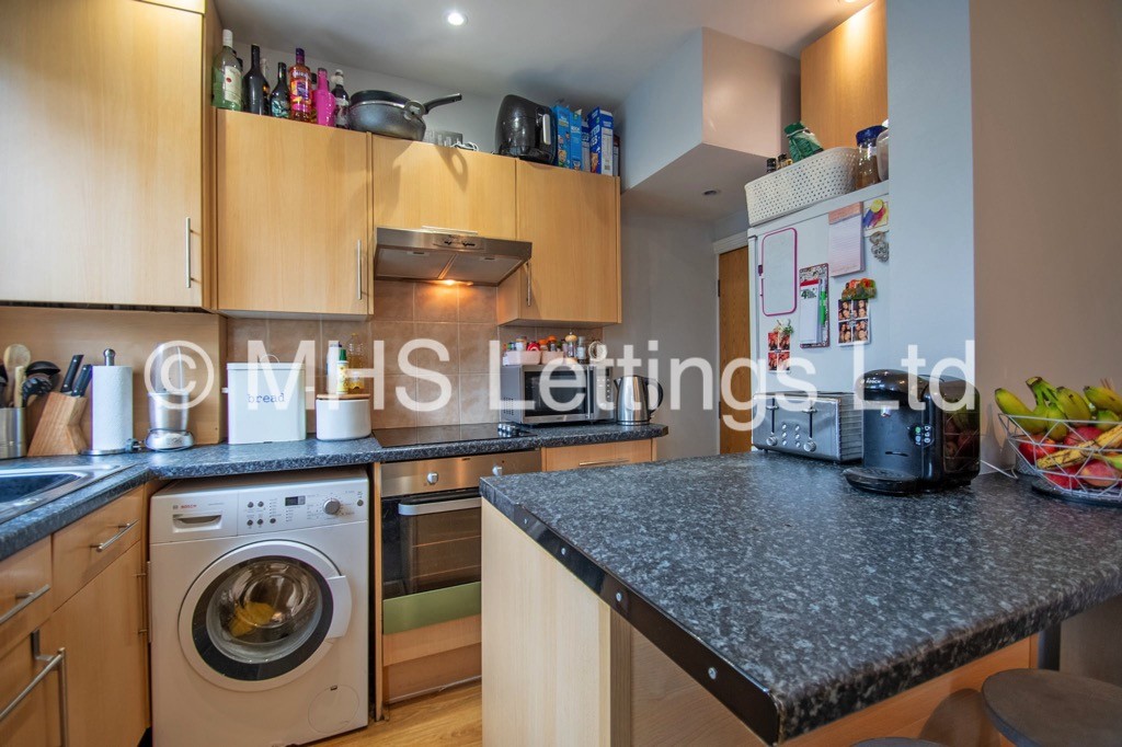 Photo of 3 Bedroom Mid Terraced House in 10 Morris Grove, Leeds, LS5 3EZ