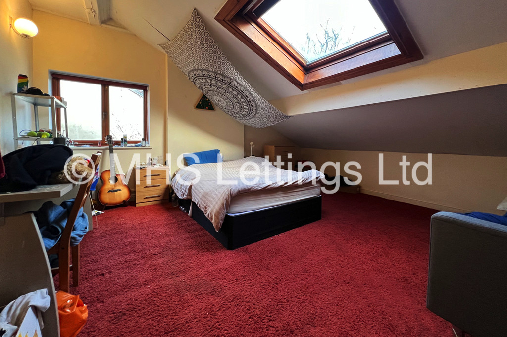 Photo of 3 Bedroom Apartment in Flat 4, 2 St John's Terrace, Leeds, LS3 1DY