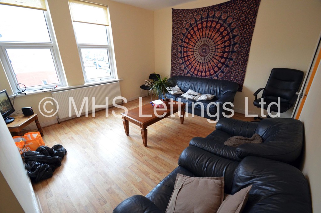 Photo of 2 Bedroom Flat in 49 Back Brudenell Grove, Leeds, LS6 1HR